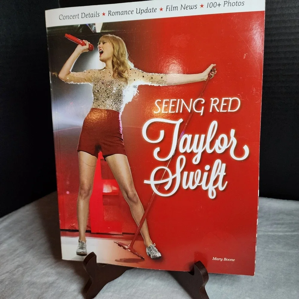Taylor Swift : Seeing Red by Triumph Books‎ (2013, Trade Paperback)